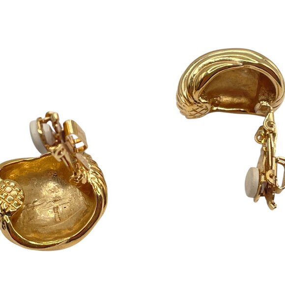 Vintage BUTLER 5th Ave Collection Ribbed Gold Tone Clip on Earrings Signed - Picture 5 of 8